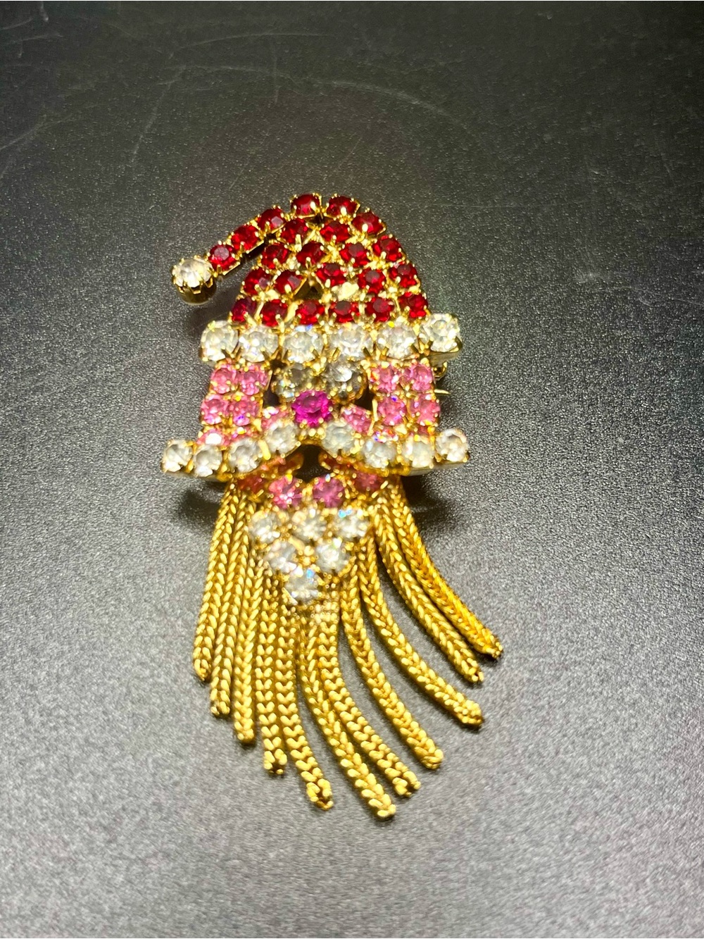 Vintage Hobe Santa Claus Rhinestone Brooch with Dangling Chain Beard .